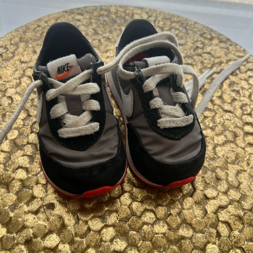 Nike Toddler Waffle Trainers 2 TD Black and Gray Sneakers